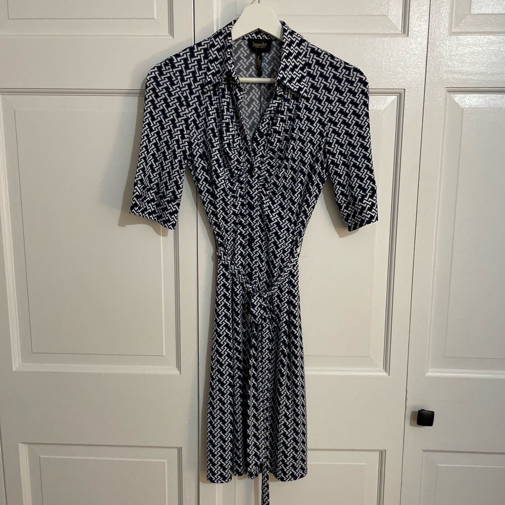 Laundry By Shelli Segal Wrap Dress with Collar and Tie Waist